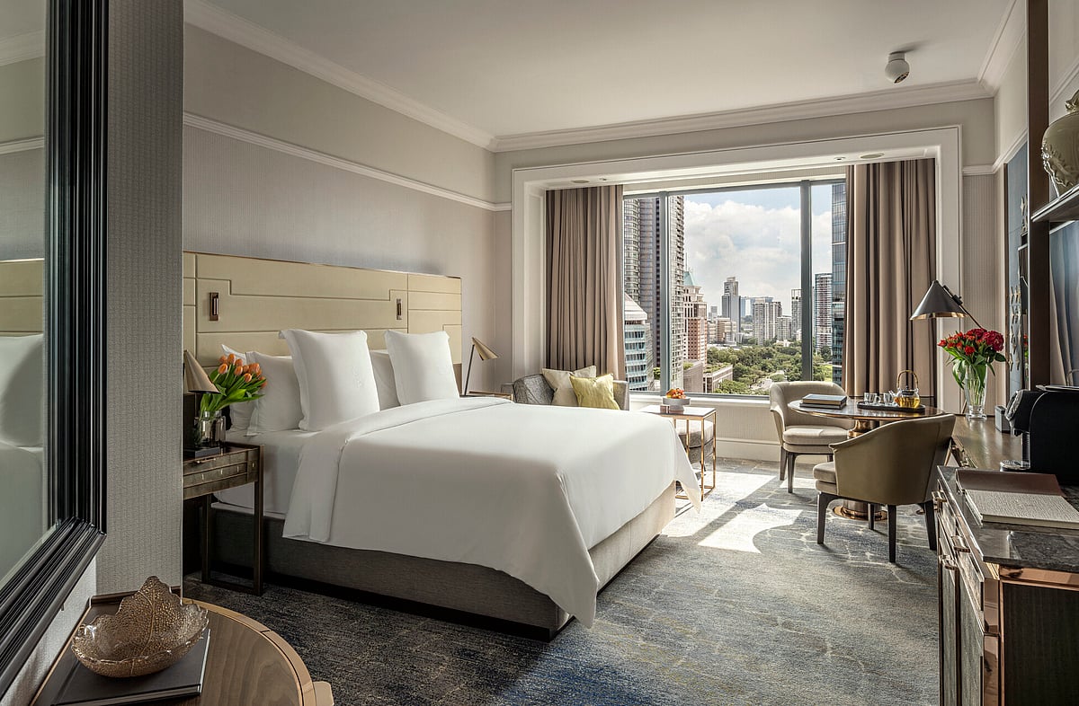  Boulevard Room at the Four Seasons Hotel Singapore
